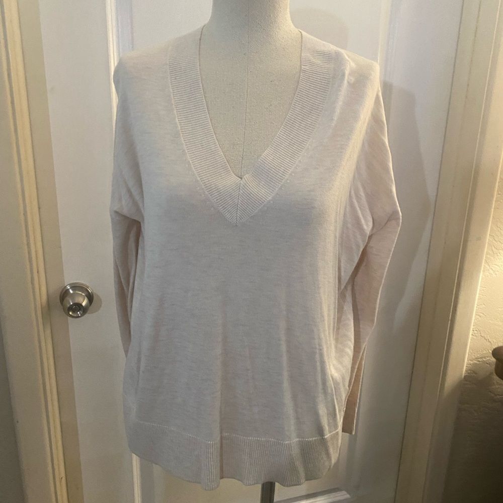 NWT Chelsea28 V-Neck Cashmere Mix Sweater Sz S